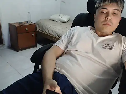 Snapshot of CuteAlexBoy chatting on May 15, 2026, 11:14 pm CuteAlexBoy online show from May 15, 2026, 11:14 pm