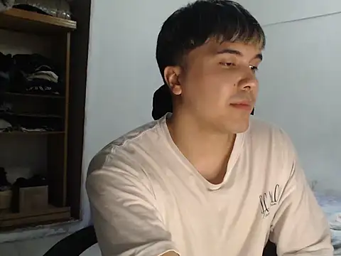 Snapshot of CuteAlexBoy chatting on February 16, 2026, 10:07 pm CuteAlexBoy online show from February 16, 2026, 10:07 pm