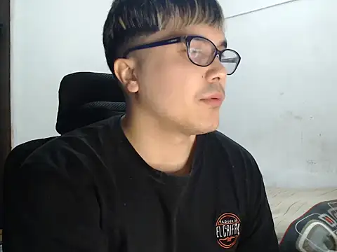 Snapshot of CuteAlexBoy chatting on May 8, 2026, 10:13 pm CuteAlexBoy online show from May 8, 2026, 10:13 pm