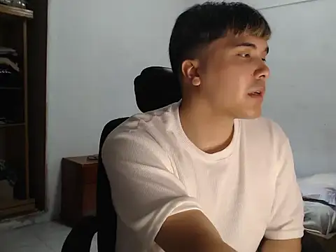 Snapshot of CuteAlexBoy chatting on February 8, 2026, 3:32 pm CuteAlexBoy online show from February 8, 2026, 3:32 pm