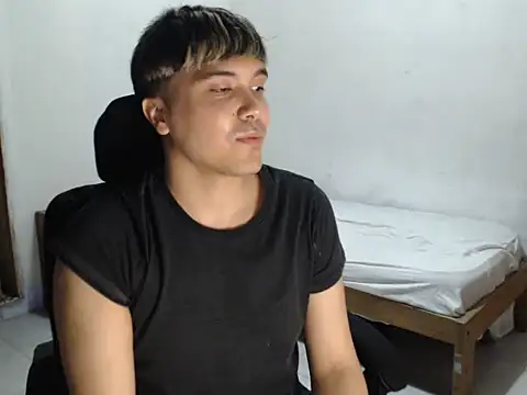 Snapshot of CuteAlexBoy chatting on December 20, 2025, 2:31 pm CuteAlexBoy online show from December 20, 2025, 2:31 pm