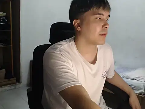 Snapshot of CuteAlexBoy chatting on February 12, 2026, 5:34 pm CuteAlexBoy online show from February 12, 2026, 5:34 pm