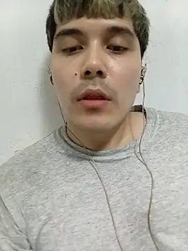 Snapshot of CuteAlexBoy chatting on February 4, 2026, 12:27 am CuteAlexBoy online show from February 4, 2026, 12:27 am