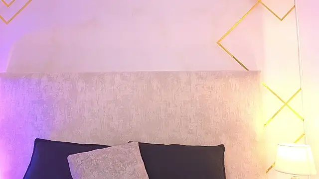 Snapshot of Martinaa_Garcia chatting on May 4, 2026, 8:33 pm Martinaa Garcia online show from May 4, 2026, 8:33 pm