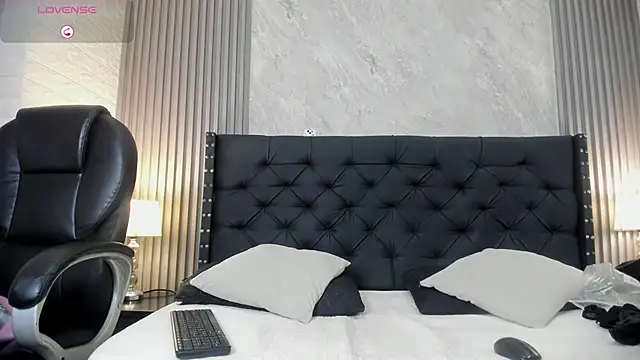 Snapshot of camila__bouzas chatting on November 20, 2025, 7:03 pm camila bouzas online show from November 20, 2025, 7:03 pm