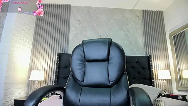 Snapshot of camila__bouzas chatting on November 28, 2025, 6:52 pm camila bouzas online show from November 28, 2025, 6:52 pm