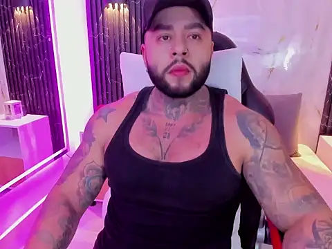 marcusfit1 online show from October 22, 2025, 11:58 pm