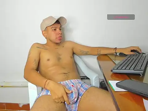 Snapshot of kelvin_276 chatting on July 12, 2026, 6:20 pm kelvin 276 online show from July 12, 2026, 6:20 pm
