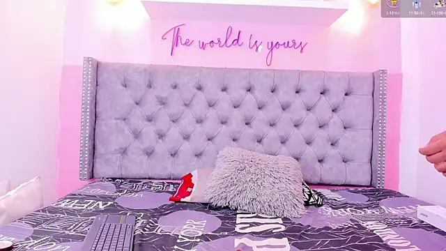 Sophiia 77 online show from February 3, 2026, 10:15 pm