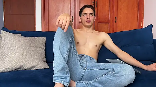 Snapshot of klauss_top chatting on November 13, 2025, 4:11 pm klauss top online show from November 13, 2025, 4:11 pm