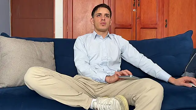 Snapshot of klauss_top chatting on December 18, 2025, 4:55 pm klauss top online show from December 18, 2025, 4:55 pm