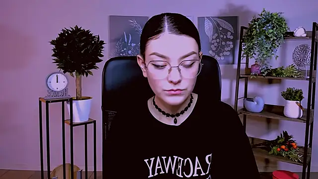 Snapshot of AnaSteisher chatting on October 19, 2025, 9:12 am AnaSteisher online show from October 19, 2025, 9:12 am