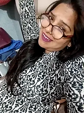 Snapshot of Vanshika1432 chatting on November 17, 2025, 4:55 pm Vanshika1432 online show from November 17, 2025, 4:55 pm