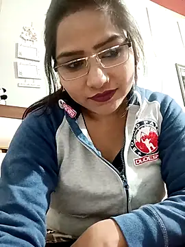 Snapshot of Vanshika1432 chatting on December 3, 2025, 9:53 am Vanshika1432 online show from December 3, 2025, 9:53 am