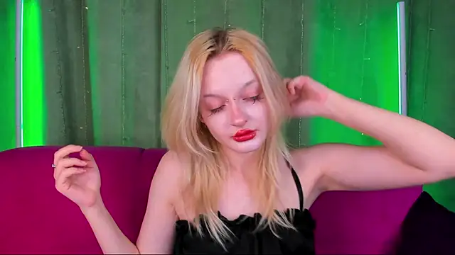 AlessaKiss online show from November 23, 2025, 9:19 am