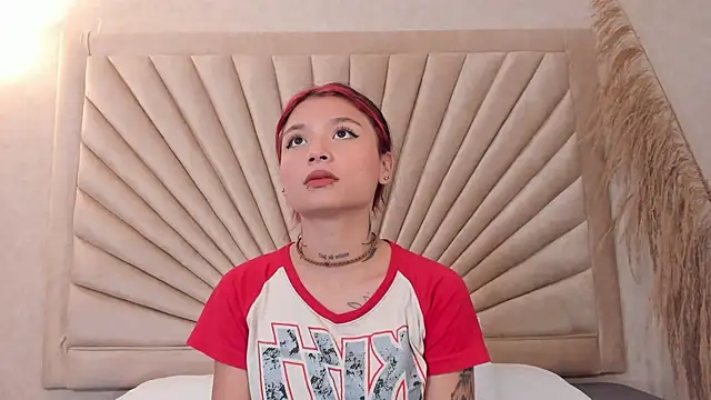 Snapshot of Emma_duff chatting on November 4, 2025, 11:58 am Emma duff online show from November 4, 2025, 11:58 am