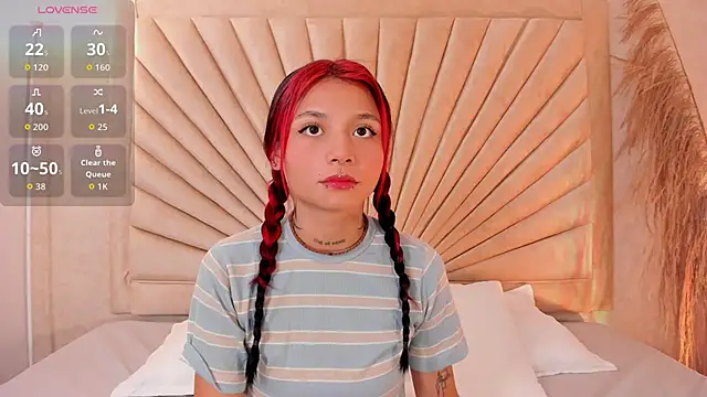 Snapshot of Emma_duff chatting on November 10, 2025, 1:16 pm Emma duff online show from November 10, 2025, 1:16 pm