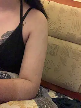 Snapshot of Beauty_maya chatting on June 19, 2026, 9:37 am Beauty maya online show from June 19, 2026, 9:37 am
