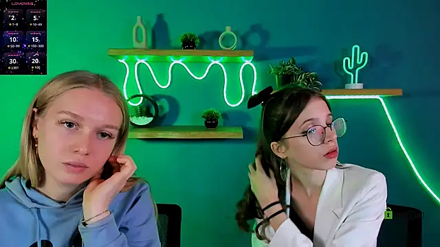 Snapshot of megan_cold chatting on November 14, 2025, 10:52 am megan cold online show from November 14, 2025, 10:52 am