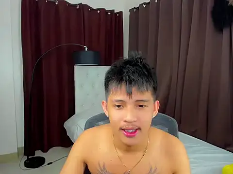 hardwildcock online show from October 21, 2025, 4:39 pm