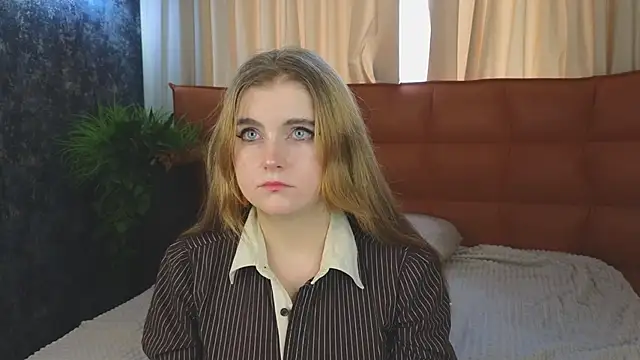 Snapshot of NightSaffron chatting on November 26, 2025, 6:46 am NightSaffron online show from November 26, 2025, 6:46 am