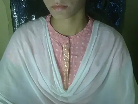 Snapshot of Shezi_N chatting on November 11, 2025, 12:33 pm Shezi N online show from November 11, 2025, 12:33 pm