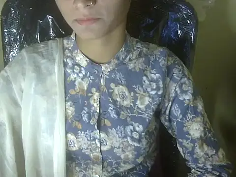 Snapshot of Shezi_N chatting on November 5, 2025, 1:36 pm Shezi N online show from November 5, 2025, 1:36 pm