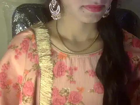 Snapshot of Shezi_N chatting on December 4, 2025, 10:03 am Shezi N online show from December 4, 2025, 10:03 am