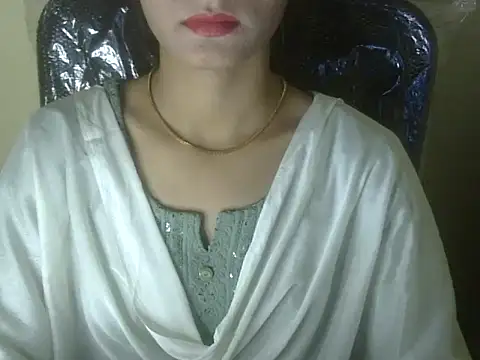 Snapshot of Shezi_N chatting on November 13, 2025, 1:04 pm Shezi N online show from November 13, 2025, 1:04 pm