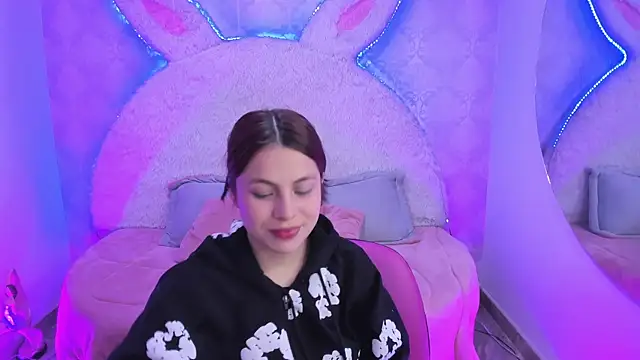 valentina clk online show from February 13, 2026, 1:11 pm