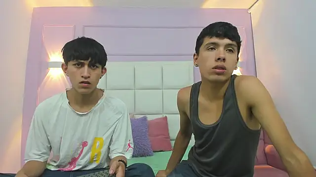 Snapshot of hoot_booys_ chatting on October 23, 2025, 7:56 pm hoot booys online show from October 23, 2025, 7:56 pm