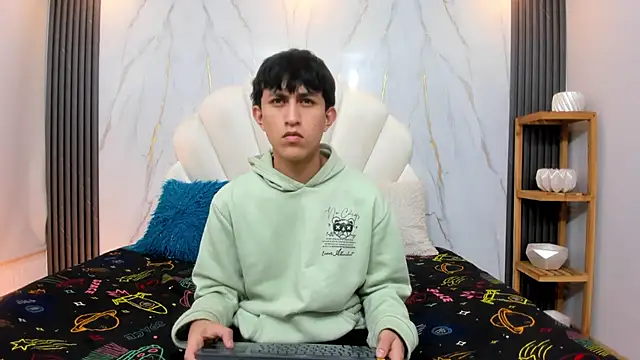 hoot booys  online show from January 10, 2026, 8:59 pm