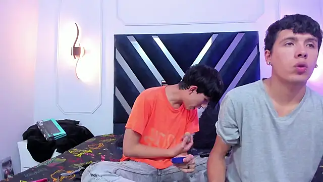 Snapshot of hoot_booys_ chatting on November 17, 2025, 7:51 pm hoot booys online show from November 17, 2025, 7:51 pm