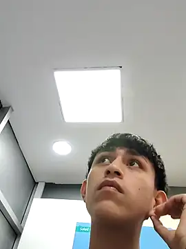 Snapshot of hoot_booys_ chatting on December 15, 2025, 8:36 pm hoot booys online show from December 15, 2025, 8:36 pm