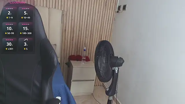 Snapshot of Aziz_daud chatting on November 26, 2025, 12:16 pm Aziz daud online show from November 26, 2025, 12:16 pm