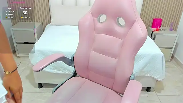 Snapshot of Aziz_daud chatting on October 22, 2025, 12:37 pm Aziz daud online show from October 22, 2025, 12:37 pm