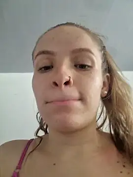 Snapshot of bambiluly chatting on November 13, 2025, 4:55 pm bambiluly online show from November 13, 2025, 4:55 pm