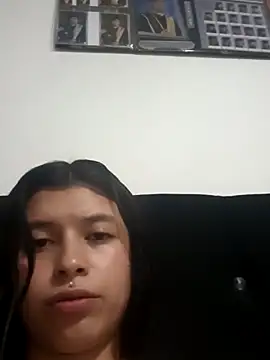 petite coral online show from March 5, 2026, 5:37 am