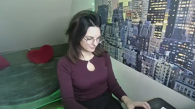 kinkysarahx online show from February 17, 2026, 3:20 pm