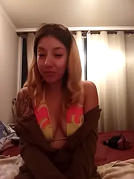 lilivalkova online show from March 25, 2026, 4:45 am