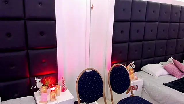 TamaraLeen online show from November 17, 2025, 8:13 pm