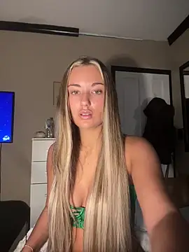 LaceyMilliexoxo online show from November 27, 2025, 9:54 am