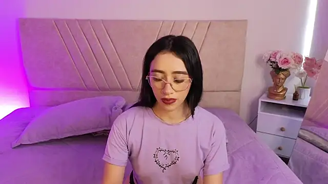 Snapshot of GabbieHill chatting on October 28, 2025, 8:08 pm GabbieHill online show from October 28, 2025, 8:08 pm