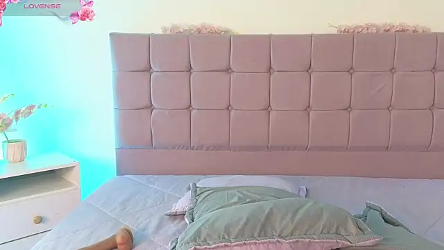 Snapshot of GabbieHill chatting on December 13, 2025, 9:10 pm GabbieHill online show from December 13, 2025, 9:10 pm