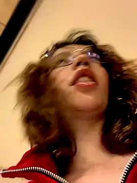 Snapshot of MiaaCute- chatting on October 24, 2025, 12:20 am MiaaCute- online show from October 24, 2025, 12:20 am