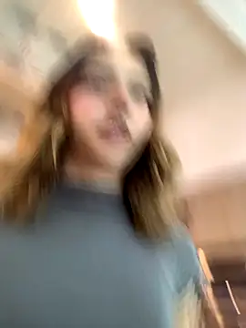 Snapshot of MiaaCute- chatting on December 14, 2025, 3:39 pm MiaaCute- online show from December 14, 2025, 3:39 pm