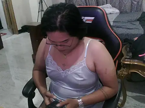 Zoe fenlon online show from October 29, 2025, 3:44 pm