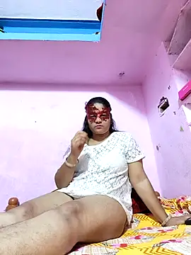 SAIRA-hot online show from November 3, 2025, 6:00 pm