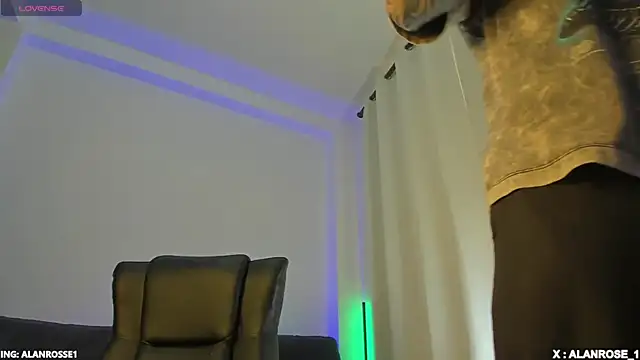 AlanRose01 online show from October 31, 2025, 7:21 pm