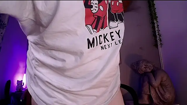 Snapshot of Violetafetish-dirty chatting on June 25, 2026, 1:25 am Violetafetish-dirty online show from June 25, 2026, 1:25 am